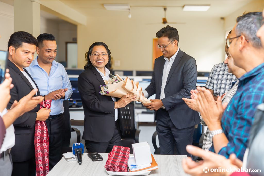 उमेश चौहान हिमालय टेलिभिजन र अनलाइनखबरको समूह सम्पादक